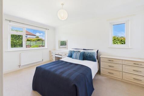 CAM02854G0-PR0438...