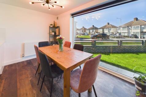Presented by Clinton at EweMove Bexleyheath and Da