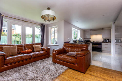 Kitchen/Family Ro...