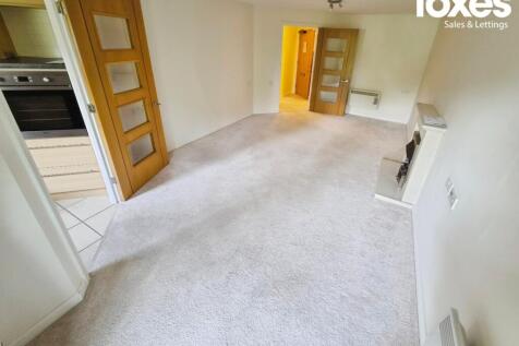 Cherrett Court, 557 Ringwood Road, Ferndown, Dorset, BH22 9FE photo 4
