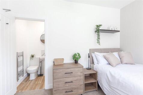 Room 4_7 Forest Rd_1.jpeg