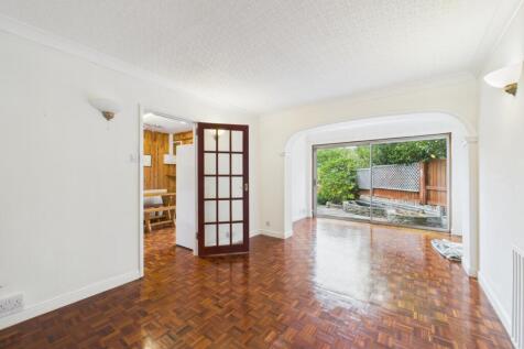 CAM01740G0-PR0442-STILL004