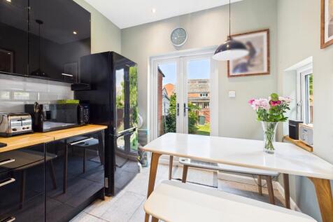 CAM05192G0-PR0123-STILL013