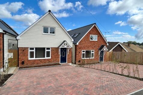 4-bed detached on Seabourne Road, Bexhill, TN40, £2,100/mo