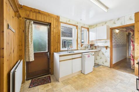 CAM04018G0-PR0395-STILL002