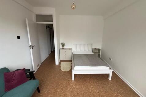 121 Florin Court Photo 2.jpg
