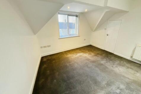 1-bed flat on Burnley Road, Padiham, BB12, £525/mo