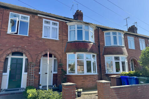 3 Bedroom Mid-Terrace House - For Sale