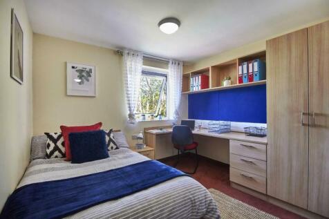 Cadnam Hall, Harborne, ensuite all inclusive big student rooms, calling all parents,- £500 cash back on selected rooms photo 4