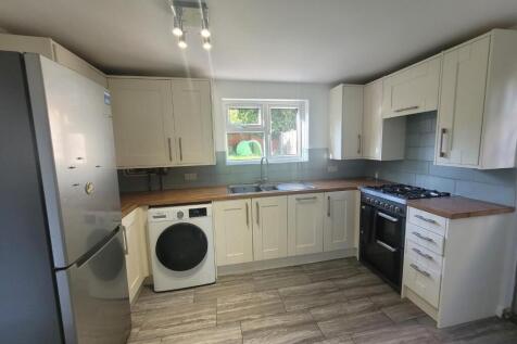 Broadlands, Desborough, Kettering photo 4