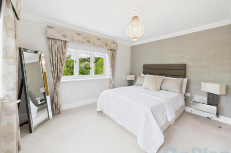 CAM04024G0-PR0030-STILL020