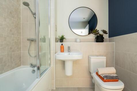 Contemporary family bathroom
