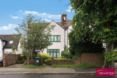 3 bed semi-detached house for sale Bridge Lane, T