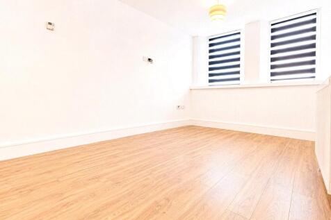 Elizabeth Way, Harlow, Essex, CM19 photo 4