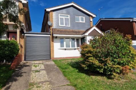 Waverley Gardens, Rugeley- 3 Bedroom Link Detache