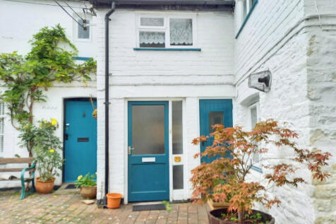 3 Bedroom Mid Terrace Character Cottage