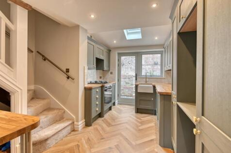 9 Hollybush Road, Bridgnorth photo 4