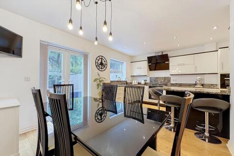 Open Plan Kitchen / Dining Room