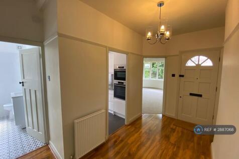 Darley Drive, New Malden, KT3 photo 4