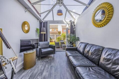 85 Vernon Road, Copnor, Portsmouth-PorticoMarketin