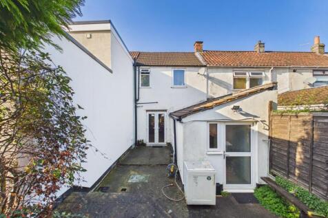 13 - Terraced House for Auction, Kingswood.jpg