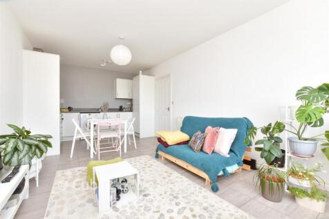 Lounge / Kitchen