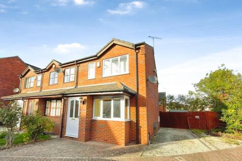 2-bed semi-detached on Smith Street, Lincoln, £895/mo