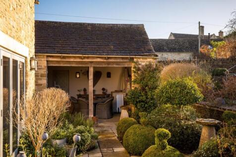 57 - Dovecote Cottage - GL7 5NG - Web.jpg