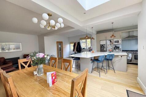 processed4861DCDD99ED4A4BA469B3F2492C2F83 (1).jpg