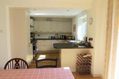 Liphook, Hampshire, GU30 photo 3
