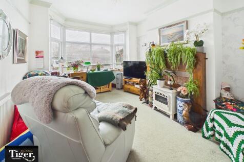 CAM02176G0-PR0819...