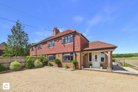 CAM04257G0-PR0209-STILL036