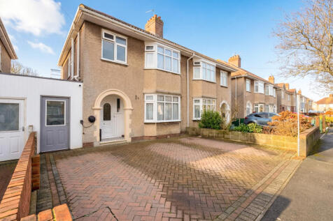 3 bed semi-detached house for sale