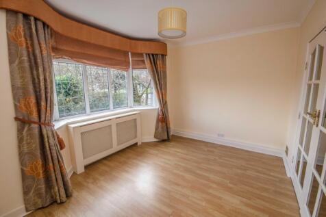 Overlea Drive, Deeside photo 4