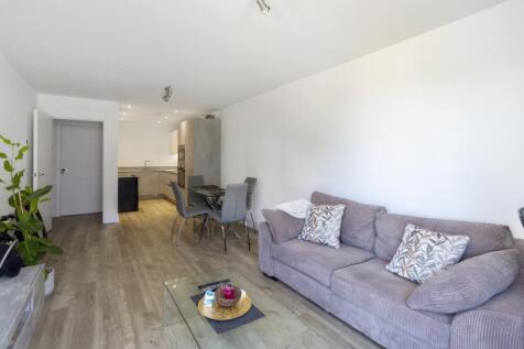 Apartment 15 3030...