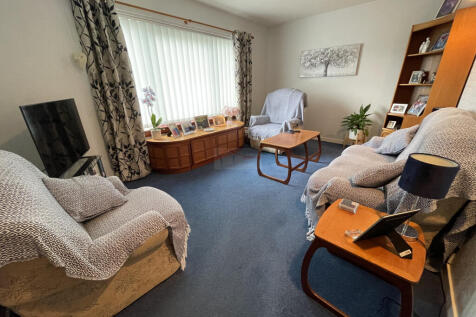 Lounge a.JPG