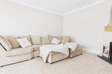 CAM03729G0-PR0159-STILL013