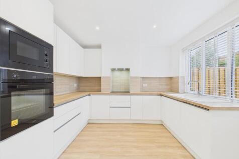 Robert Close Unstone, Dronfield, S18 4DJ photo 2