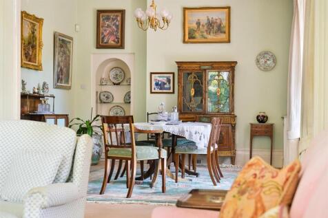 WALTON HEATH COTTAGE- (23).jpg