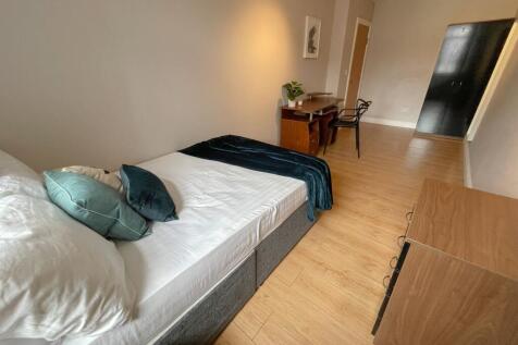 Flat 1, 27-29 Staffo