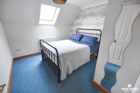 4 - 2025-11-16T203116.589.jpg