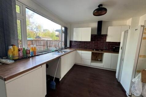 Motcombe Farm Road, Heald Green, Cheadle photo 3