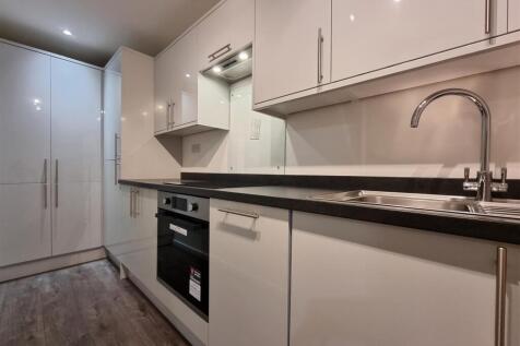 Kitchen b.jpg