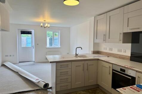 Kitchen 2.jpeg
