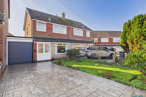 Oldham, OL4 - property photo