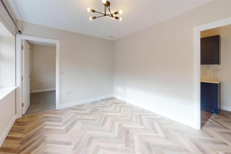 Drawwell Street, living room