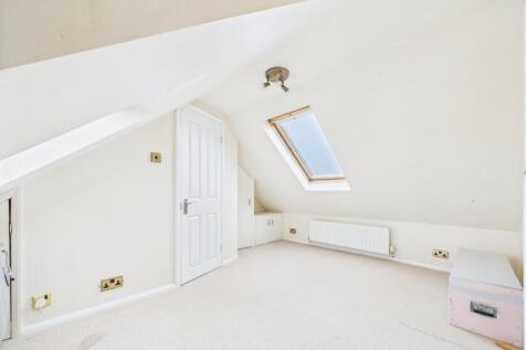 CAM02195G0-PR0081-STILL043