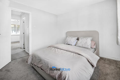 Greenside Close, Lewisham, London photo 4