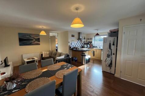 Lounge / diner / kitchen