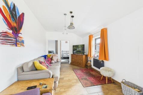 Open Plan Living / Kitchen